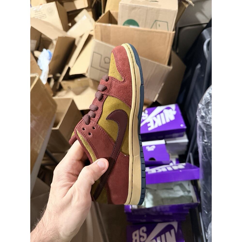 Size 8.5 - Nike Dunk SB Low Dark Team Red Olive Flak - Picture 2 of 4